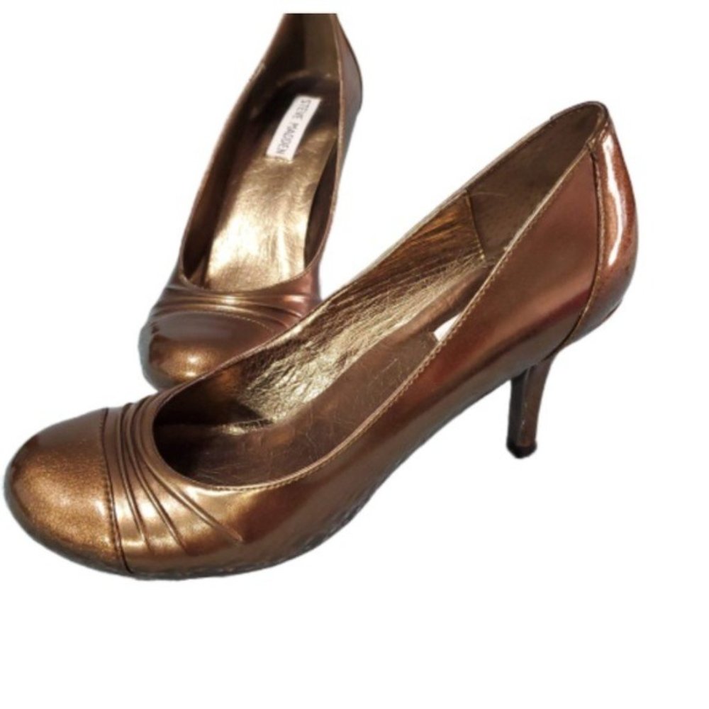 Steve Madden - Shimmering Bronze Close Toe Pumps